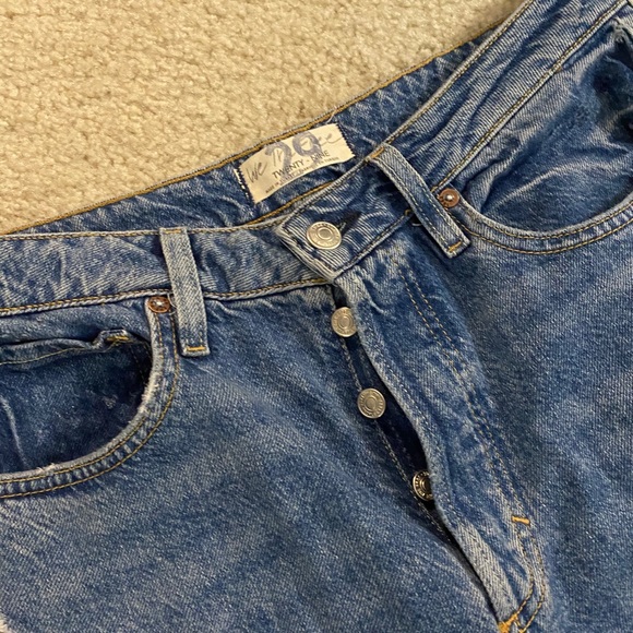 Free People Ripped Mid Rise Boyfriend Jeans - Picture 3 of 4